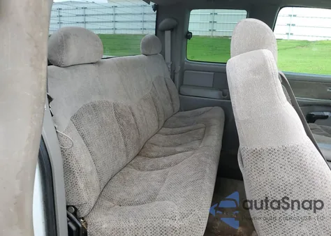 1999 Chevrolet Silverado K1500 из США, поврежденный, VIN 2GCEK19T7X1127927